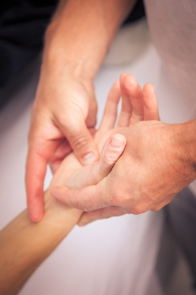 Ganzkoerpermassage-Beschreibung-Haende - Mobile Wellnessmassage